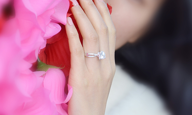 银貔貅戒指的戴法及寓意：佩戴忌讳、讲究与女性戴法解析