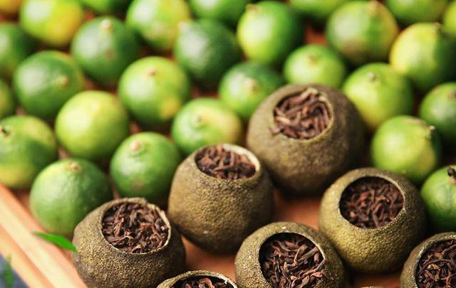 小青柑普洱茶：新会茶叶品种及其特点，如何品饮和选购指南