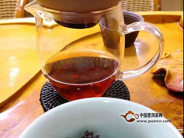 勐海老树茶普洱熟茶多少钱一斤盒瓶：云南勐海老树普洱茶价格解析