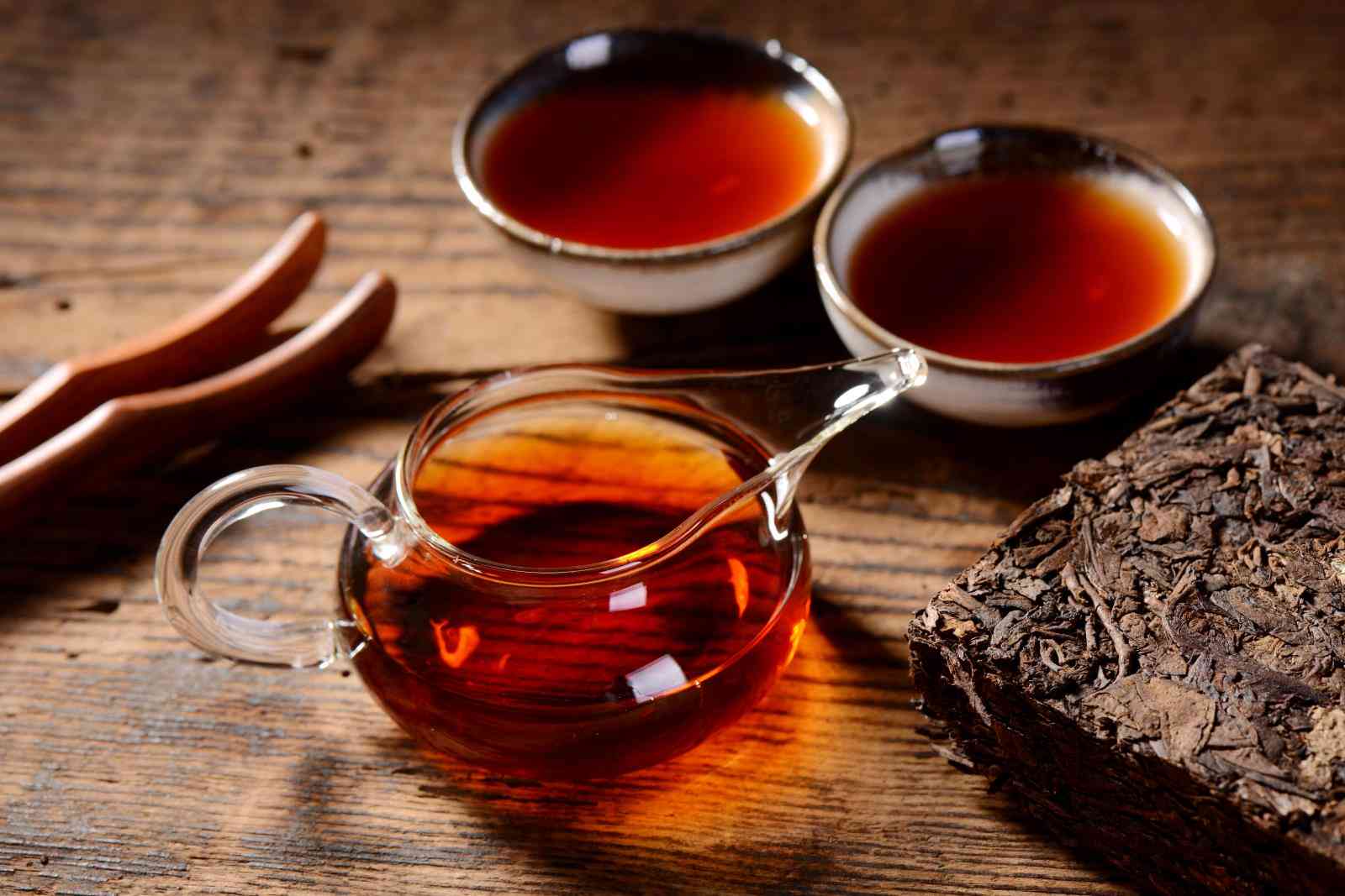 普洱茶有轻微的油性吗？为什么？还能喝吗？
