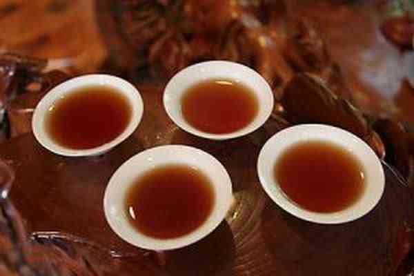 老罗教你江特色生普茶蒸汽开茶方法，体验龙珠牡丹茶的醇厚好喝