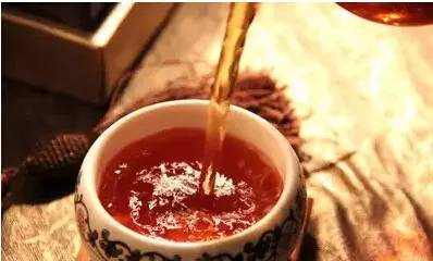 普洱茶高蒸压的目的与工艺：提高品质，保持香气