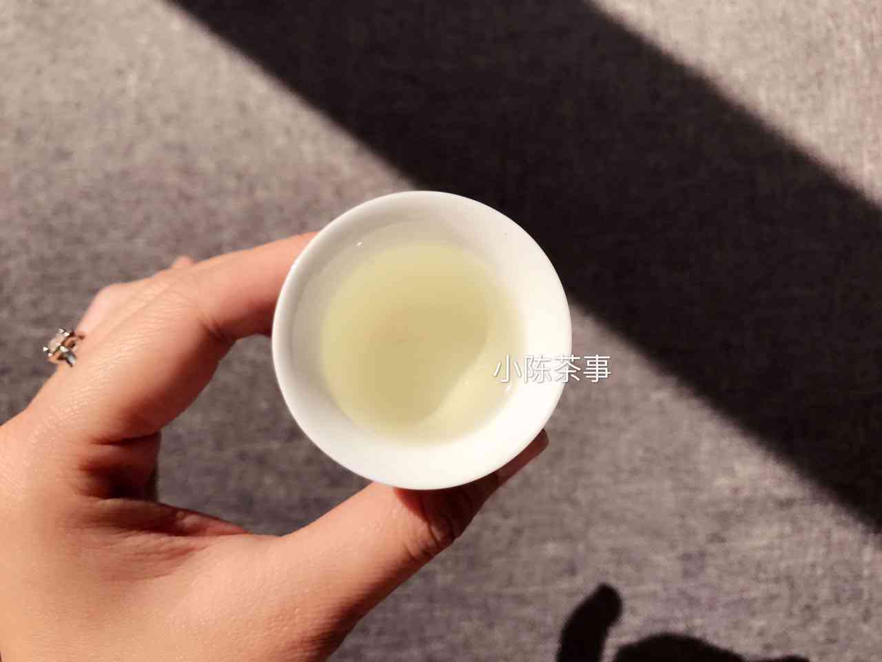 白茶与普洱茶：哪一种更有益于胃健？