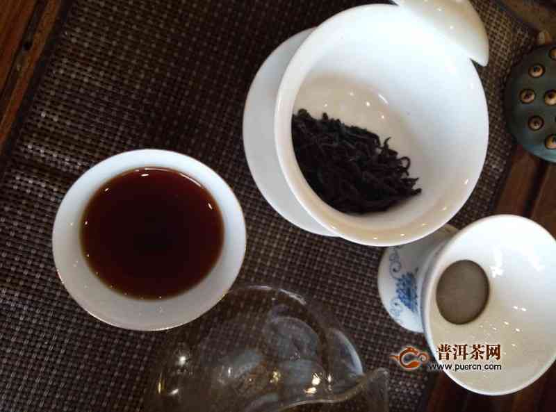 冰岛特色400克熟茶：口感醇厚，甜度适中，纯正天然