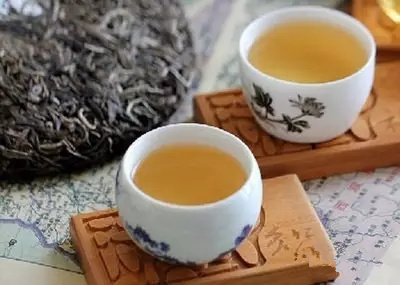 普洱茶的陈化时间：何时饮用普洱茶最能体验其风味？