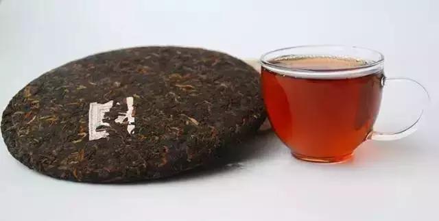 普洱茶生茶与熟茶的优劣对比：哪个更适合你？