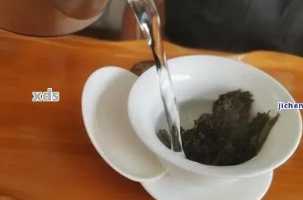 如何正确泡制小片普洱茶，让口感更佳、更易入口？