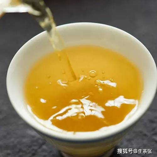 普洱茶饼有一点发霉还可以喝吗