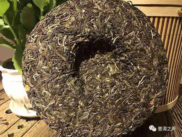 普洱茶饼和散茶哪个味道更好？它们之间有什么区别？