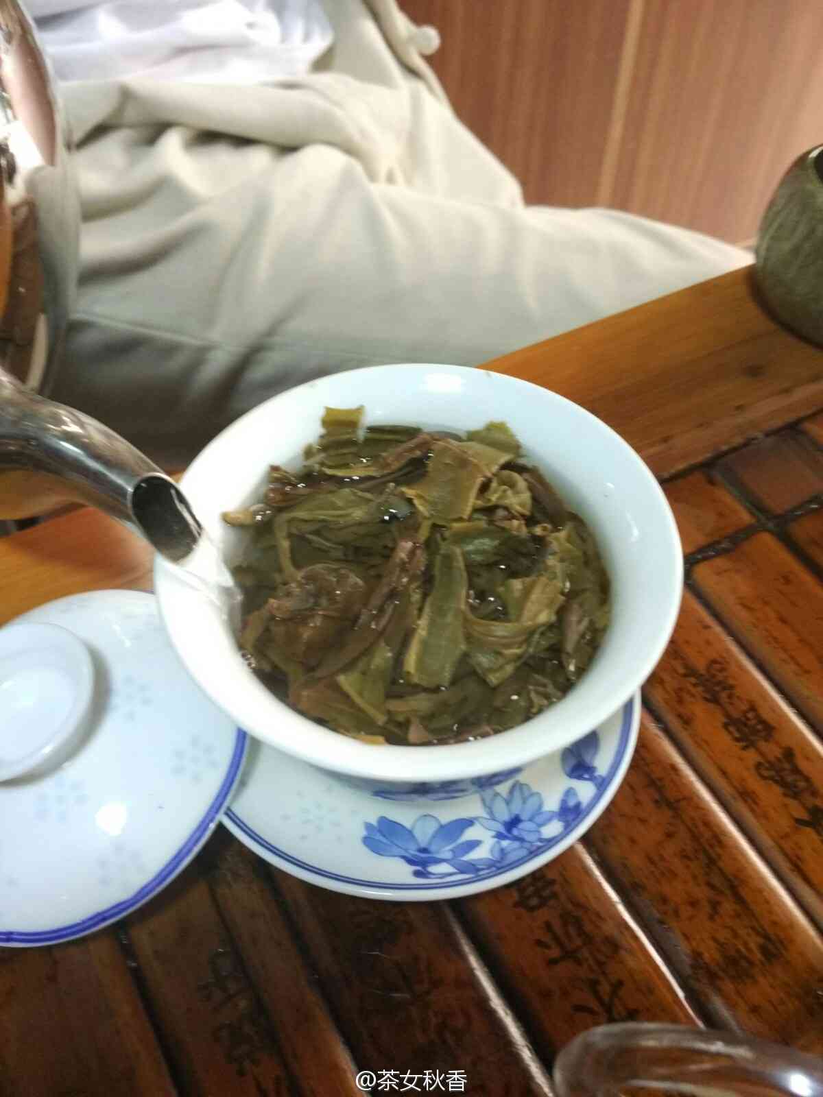 2017年黄金叶老班章普洱茶