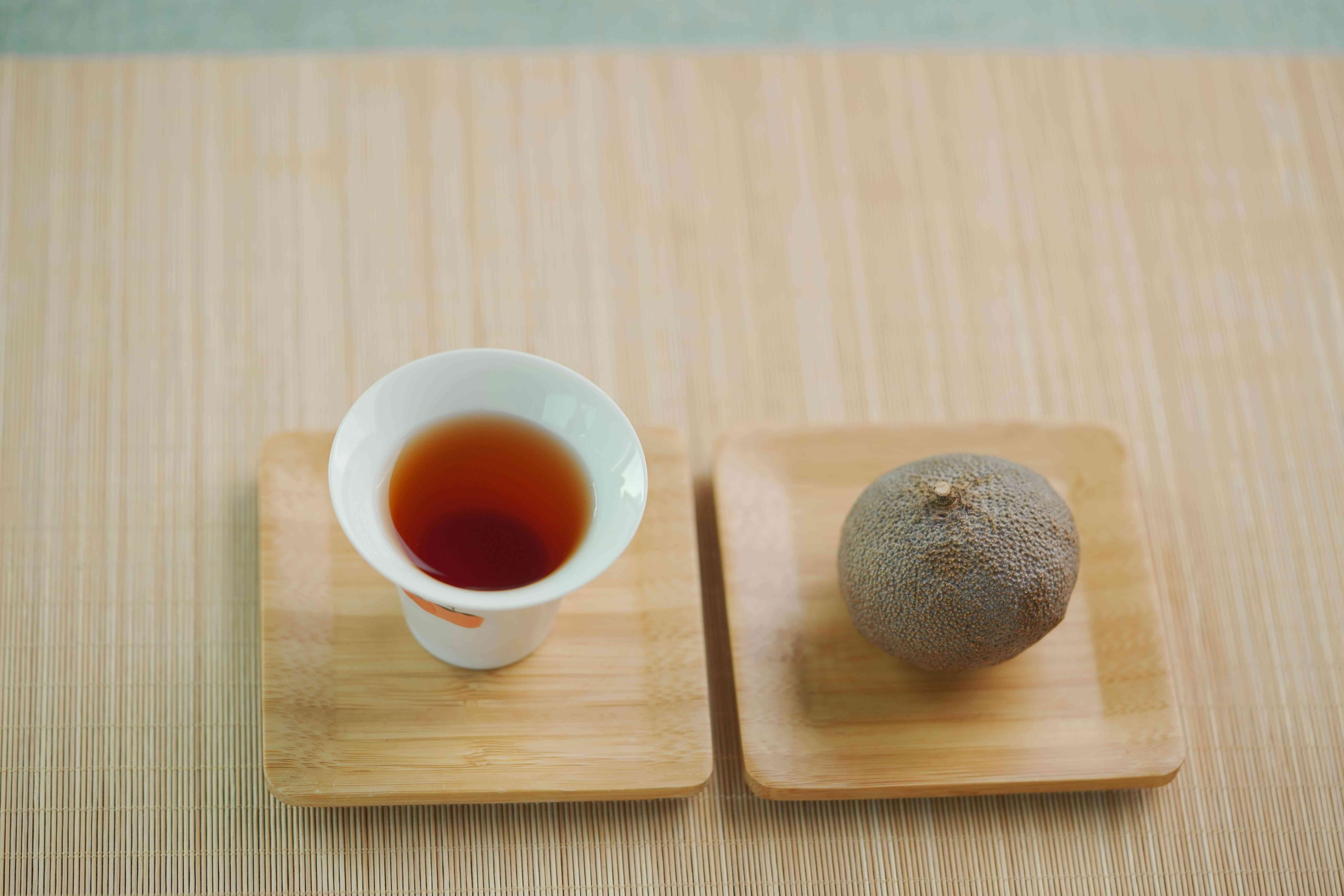 普洱茶与陈皮的完美配比：比例、方法及独特功效解析