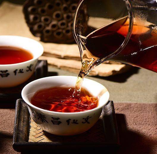 普洱茶新茶存放时间及方法全面解析，让您轻松掌握品鉴新茶的技巧