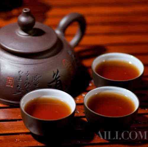 普洱茶春茶与秋茶的区别及其品质对比：如何挑选和品鉴？