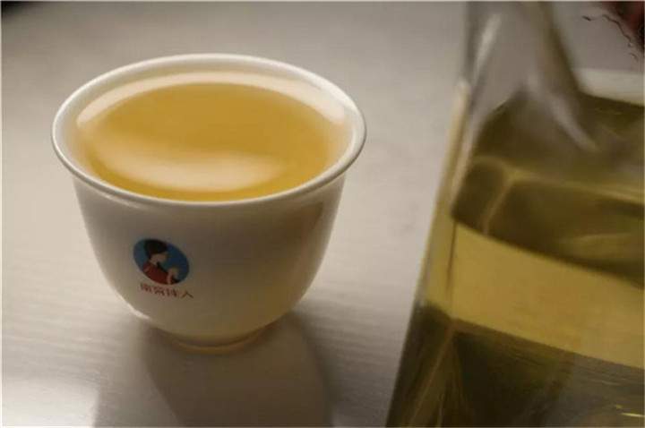 普洱茶春茶与秋茶的区别及其品质对比：如何挑选和品鉴？