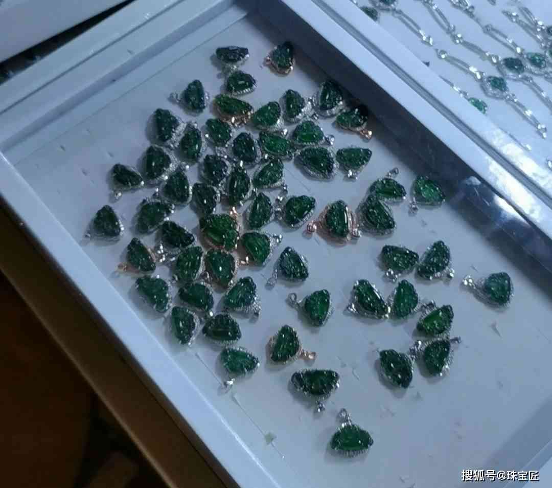 翡翠危料：一种独特的翡翠品种探究