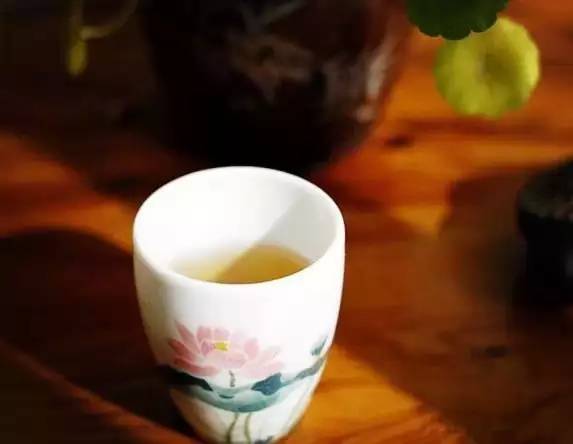 山茶植物的醇美熟茶：独特韵味与口感解析