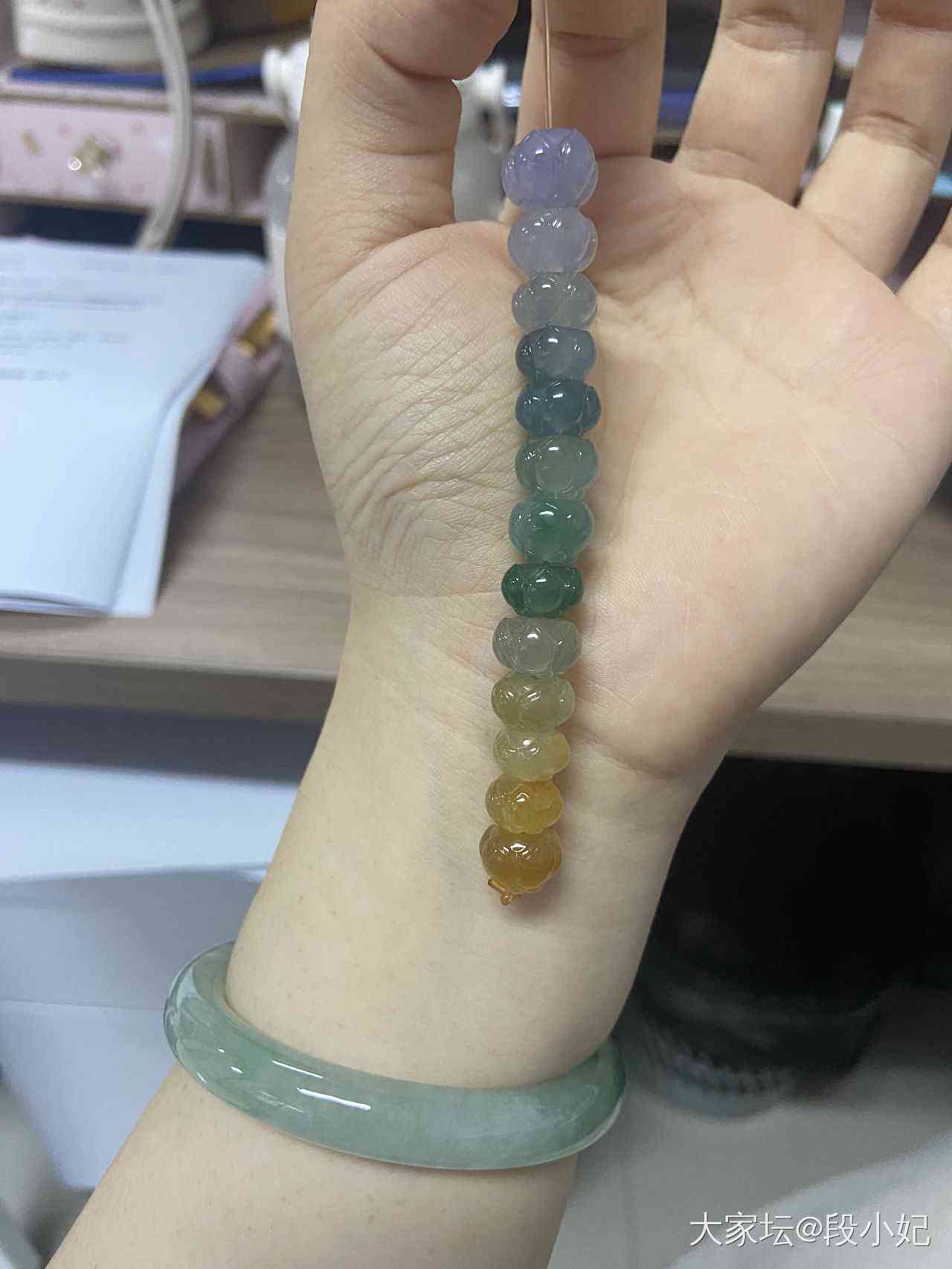 翡翠彩虹珠子叠戴好吗