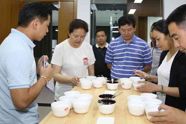 新华普洱茶饼