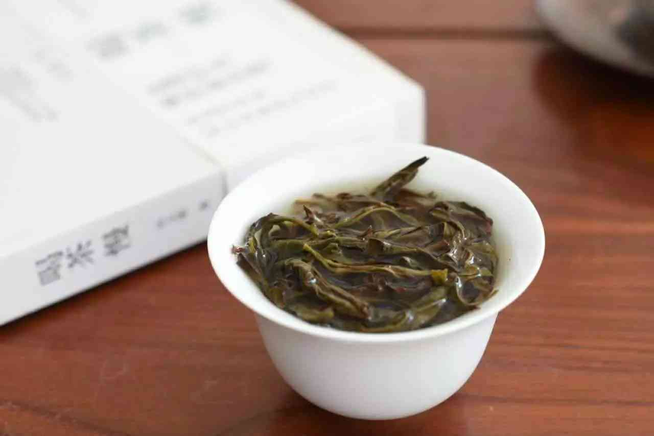 薄荷普洱茶：品种、功效、冲泡方法与品鉴，一篇全面了解的文章