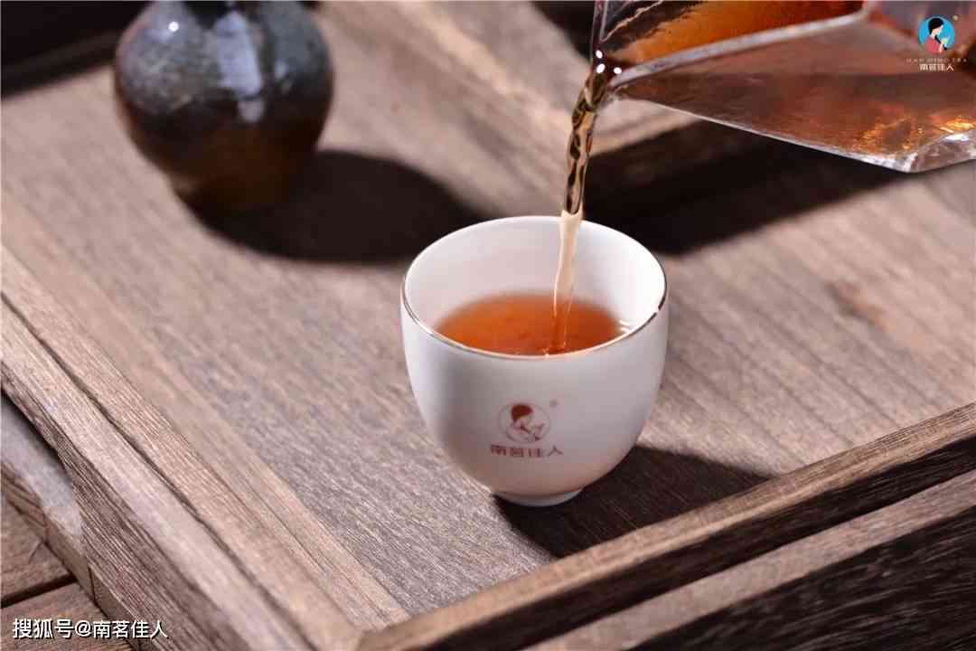 一饼装睡普洱茶