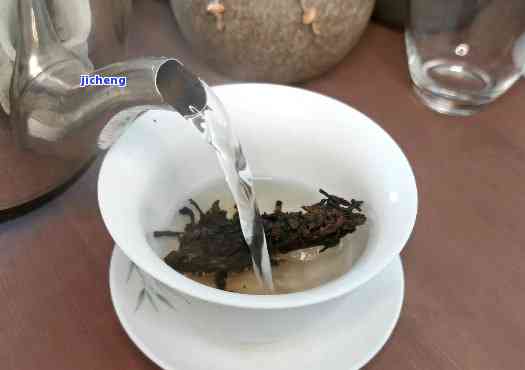 小饼熟普洱茶泡法大全：如何冲泡和小普洱茶饼的正确方法？