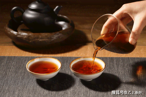 试喝一天普洱茶：体验、效果与注意事项，让你全面了解普洱茶的影响