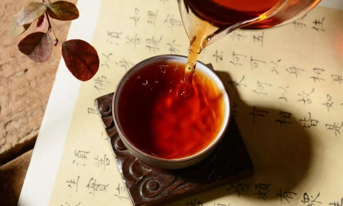 从原料到品鉴：全面了解普洱茶的制作工艺和饮用技巧