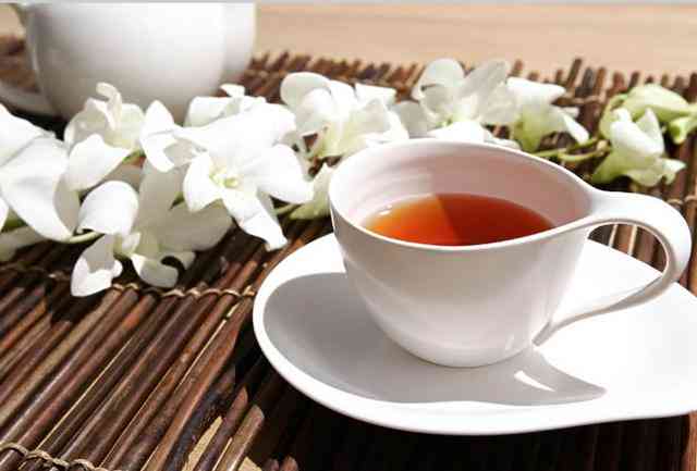 '吃荔枝喝茶水有什么反应：可能的副作用和注意事项'