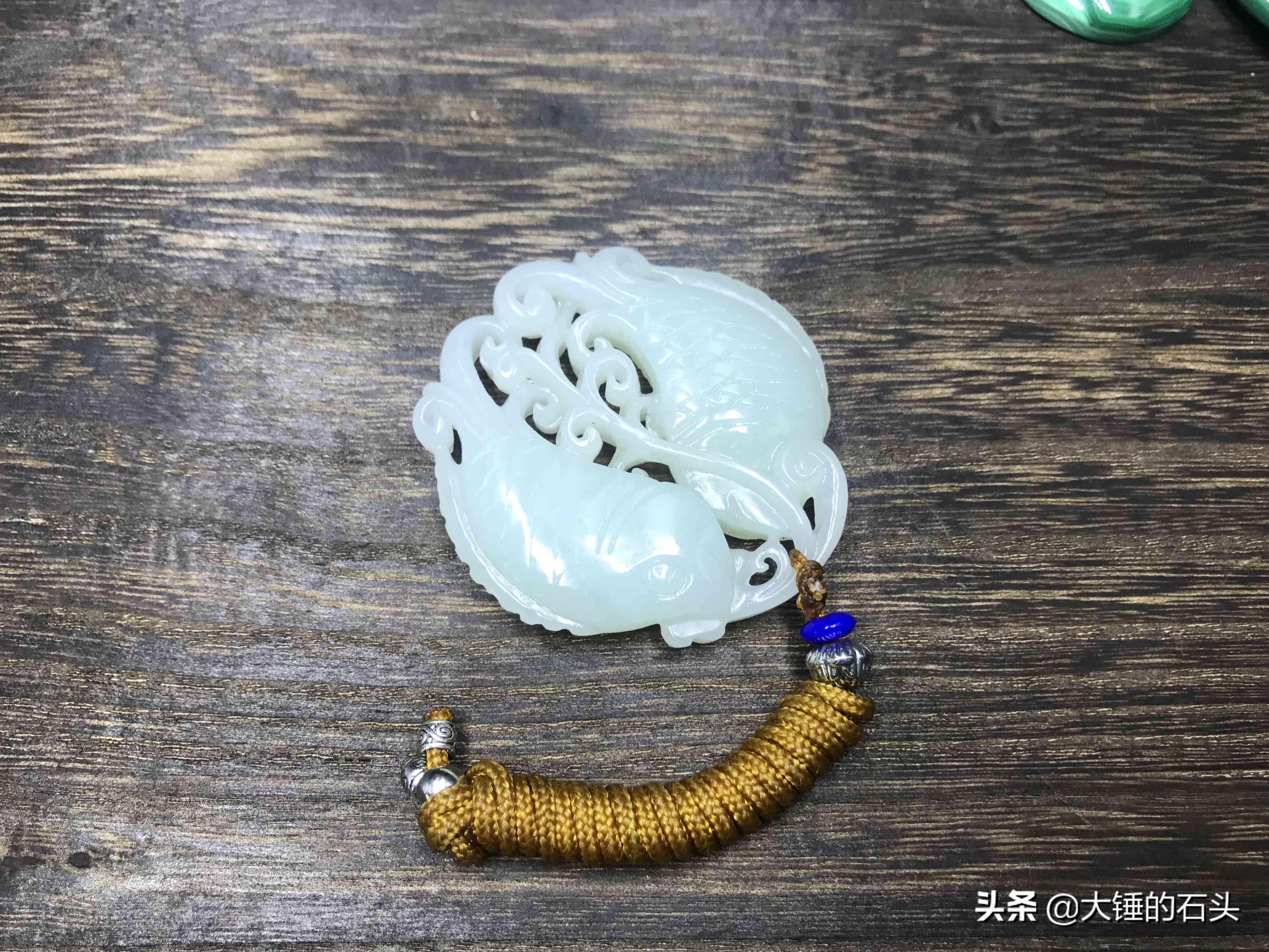 使用和田玉一个月后，发现颜色变浑浊？这是什么原因？如何解决？