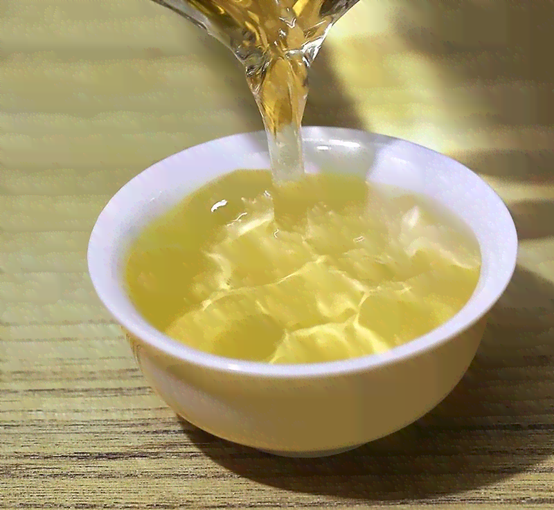 普洱茶小饼泡水