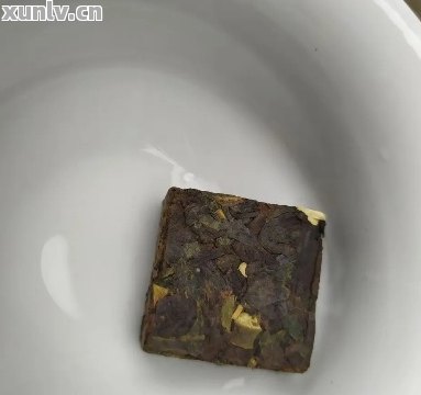 如何从普洱方砖中提取普洱茶：完整指南与详细步骤