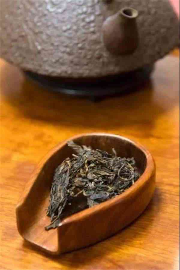 普洱茶长绿霉是否仍可饮用？如何处理及预防茶叶霉菌问题