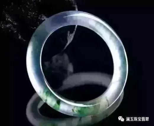 翡翠清水色的美感及其品质评估：一份全面的指南