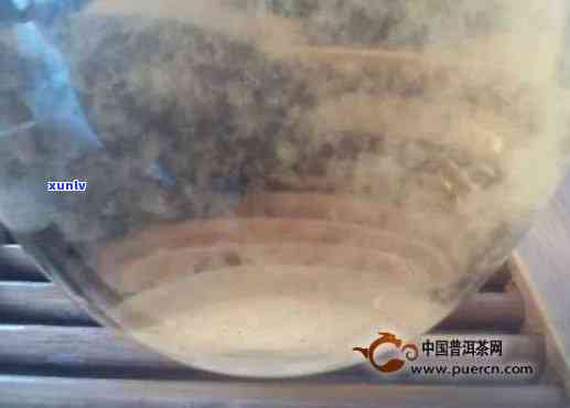 普洱茶饼里有棉絮正常吗？能喝吗？白色絮状物和毛发是否正常存在？