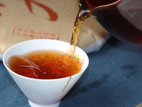 普洱茶的口感之谜：揭秘为何有人觉得它好喝，而有人却觉得难喝？