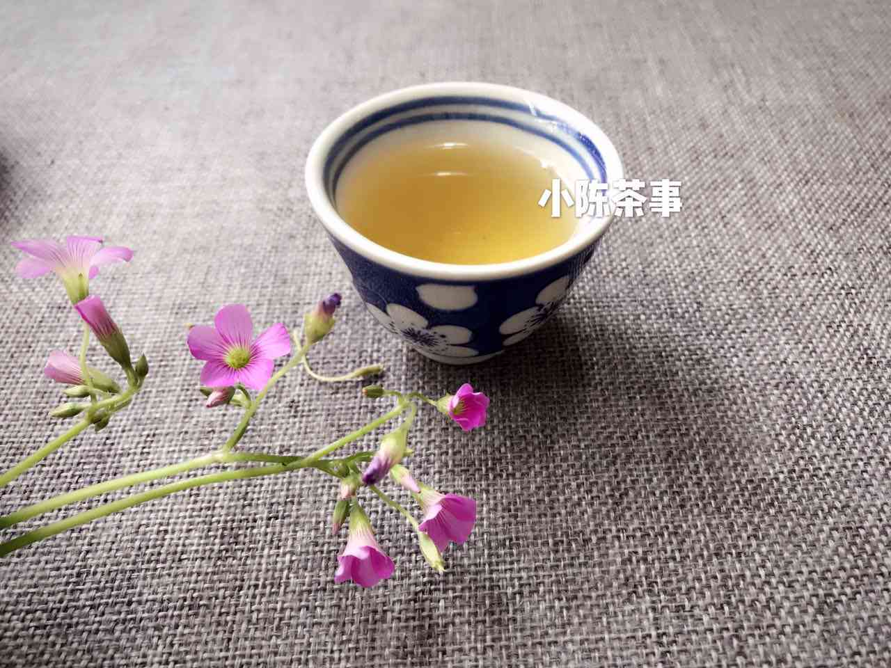 岩茶与普洱茶：哪个更高端？全面比较与分析，解答您的疑问