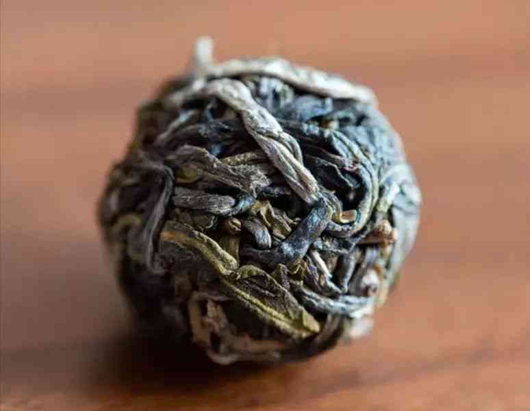 新探索普洱茶中的价值与龙珠：一颗茶叶背后的奥秘