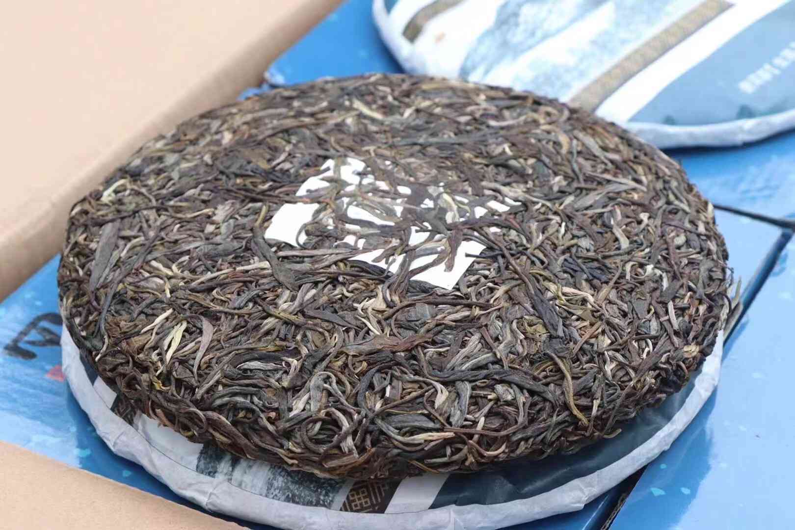 大雪山普洱茶生茶357克售价及品鉴：了解其品质和购买途径