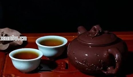 碗泡普洱茶的弊端：原因与紫砂壶冲泡的对比分析