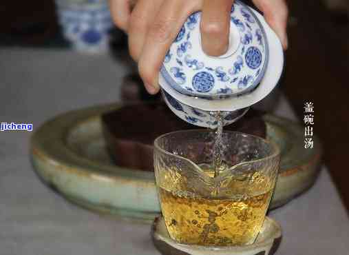 普洱茶冲泡艺术：碗泡法的精髓与传承