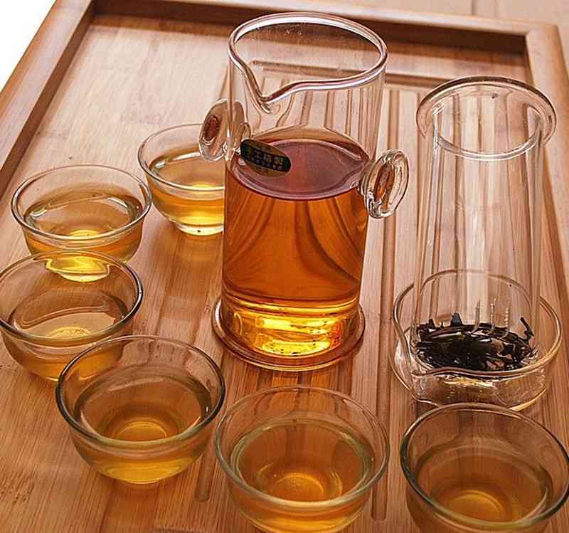 普洱茶污垢清理妙招：清洁茶具，去除茶垢，保持茶叶口感。