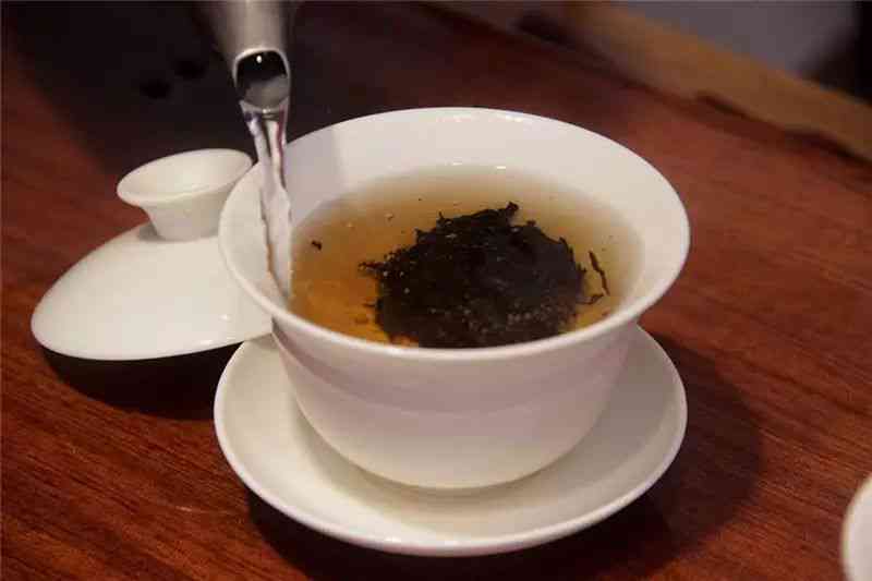 冰岛普洱茶冲泡前的洗茶技巧与方法