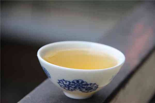 新疆哪里有售青桔普洱茶？请提供购买地点和具体店铺名称。