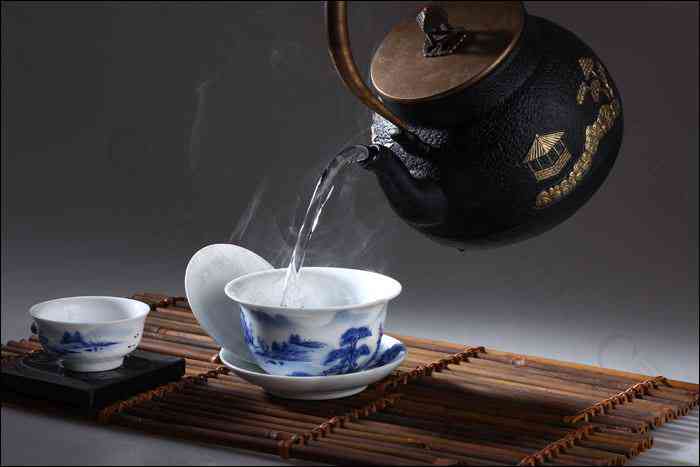 从选购到泡茶：全面详解普洱茶的制作步骤与品饮技巧