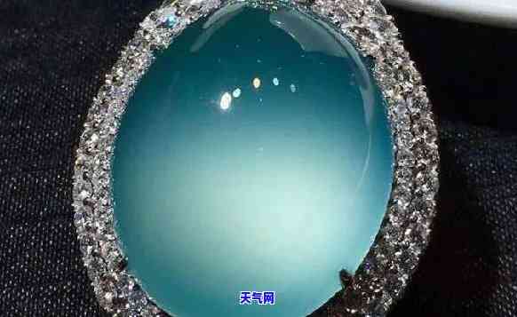 蓝水翡翠白棉：一种珍贵玉石品种及其特点和鉴别方法