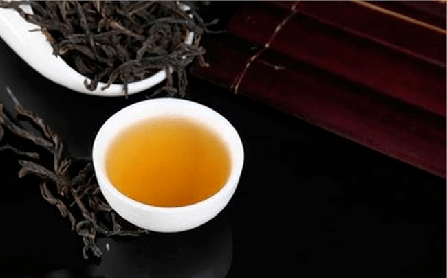 熟普洱茶降尿酸吗：如何饮用及其对尿酸排泄的影响