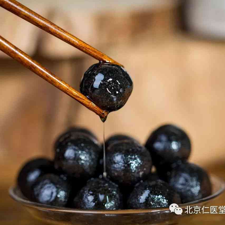 探究黑普洱茶的多重功效及其独特食用方法