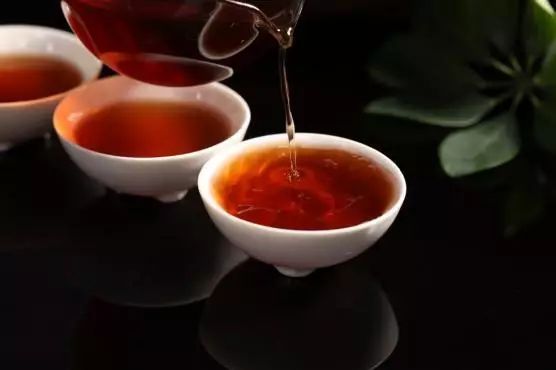 薄荷叶与普洱茶叶的完美结合：清新降血脂的薄荷塘生茶口感特点解析