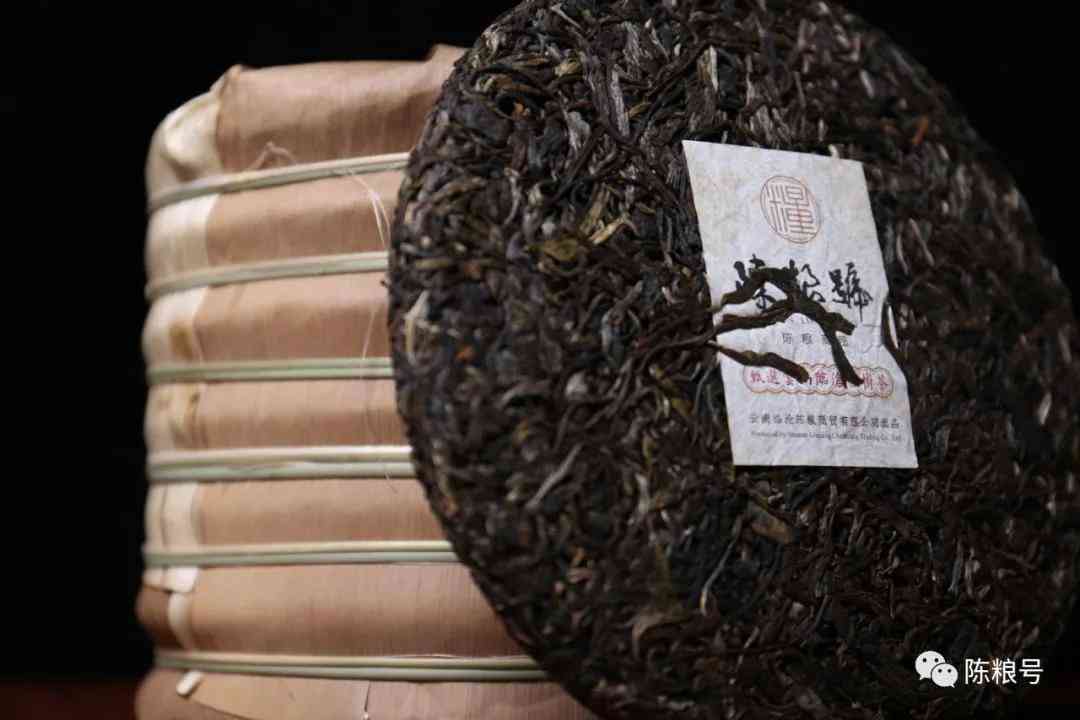 昆明黑露茶业碎银子普洱茶礼盒：品质与价格解析