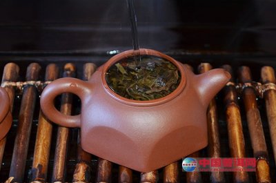 黑砂壶泡普洱茶好不好喝：一种独特的泡茶体验